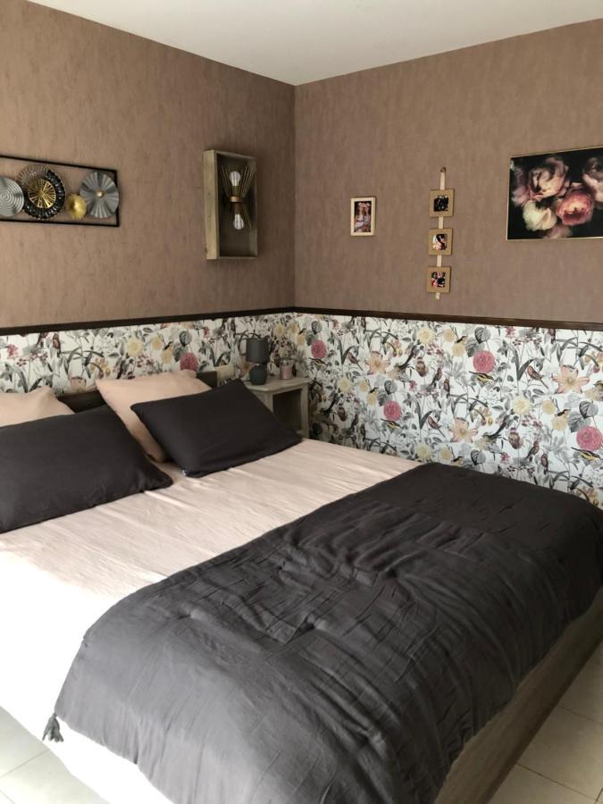 Au Bord De L Eau Bed and Breakfast Surba Exteriör bild