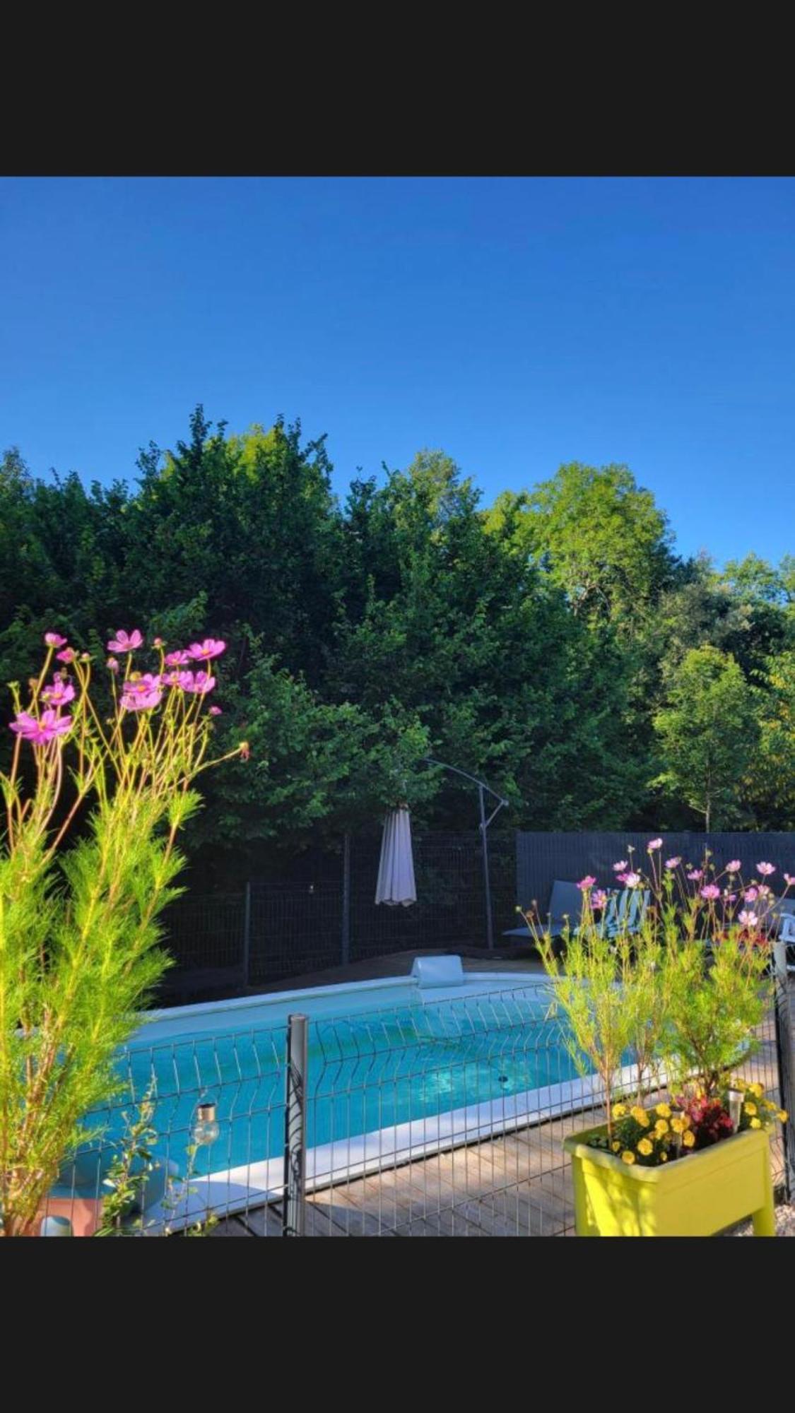 Au Bord De L Eau Bed and Breakfast Surba Exteriör bild